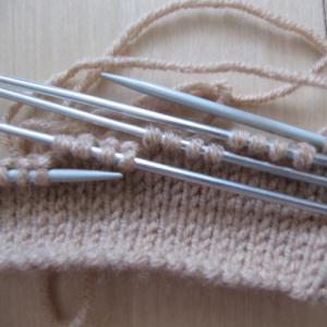 Как связать плиссе и складки Вязание складок спицами сверху